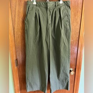 Green Pleated Wide-Leg Khakis - Size 16